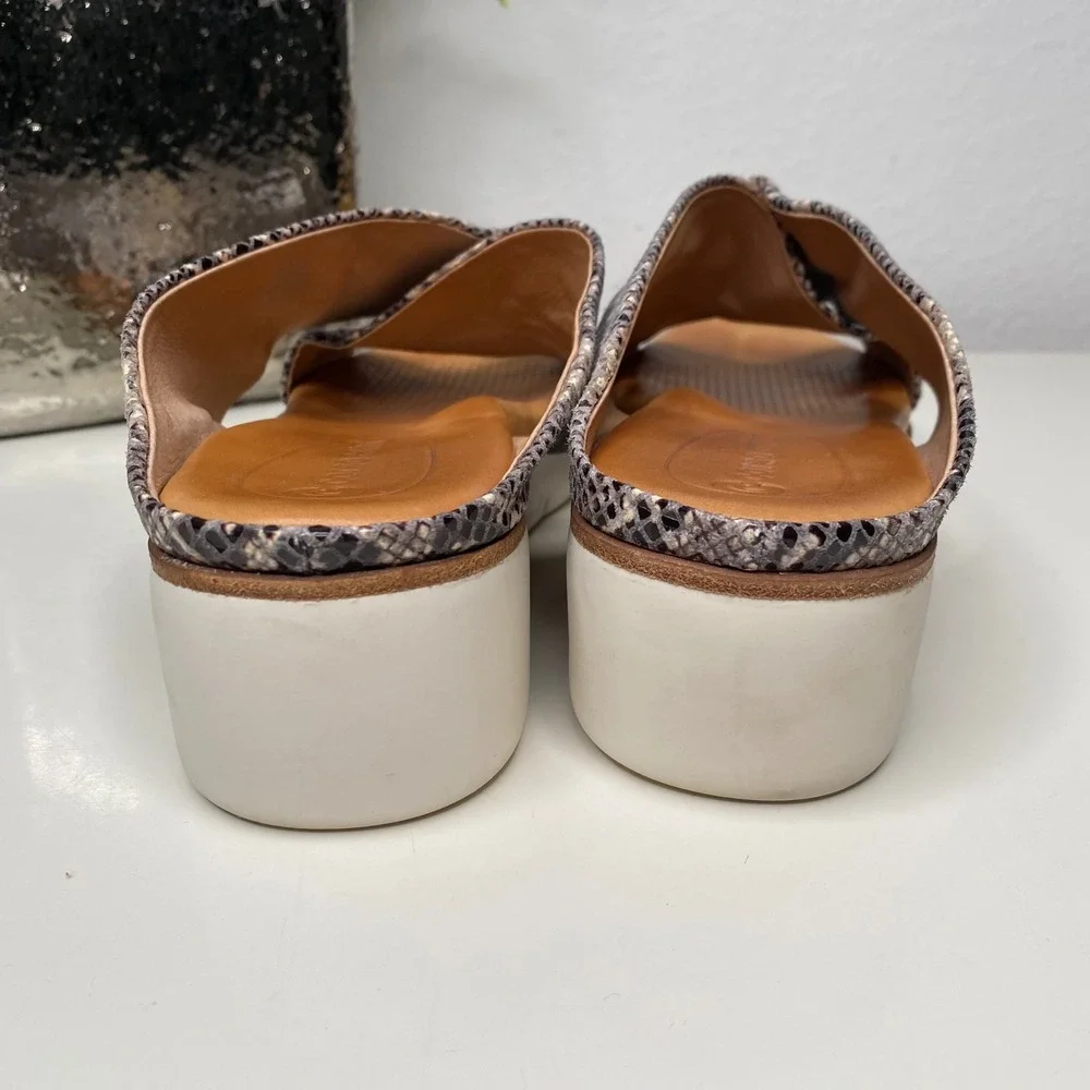 Corso Como Bilanka Wedge Sandals Womens Grey Snakeskin Leather Slide Chic 9M